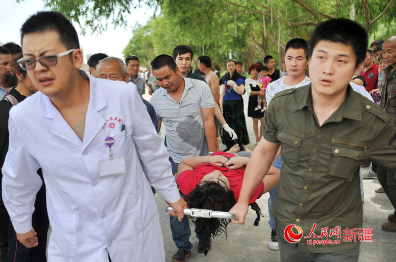 24岁维吾尔族协警救汉族落水男女牺牲在库尔