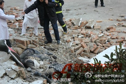 安徽淮北同仁中学围墙坍塌 造成5名女生死亡