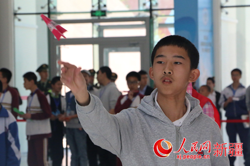 环保纸飞机成新疆青少年科技节新竞赛项目
