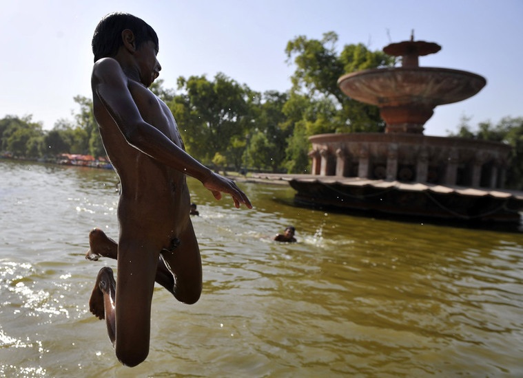 印度高温天气致500余人死亡 最高温度48℃