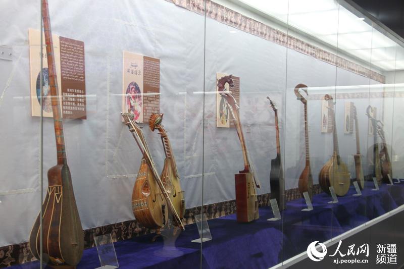 走进新疆民族乐器村:村民用乐器演绎幸福新生