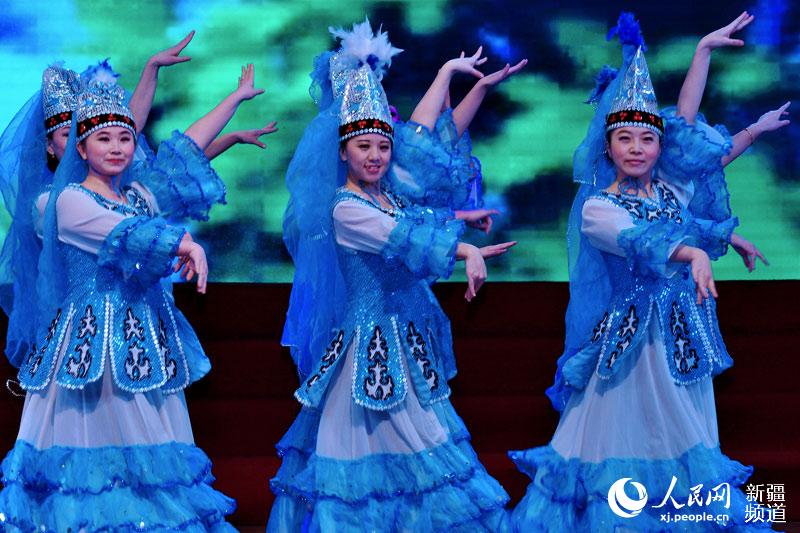 89团迎新春文艺表演激情舞动