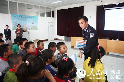 新疆90后监狱民警马伟的青春之歌