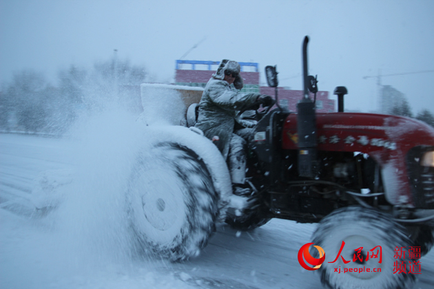 新疆兵团一八六团遭遇强降雪(图)