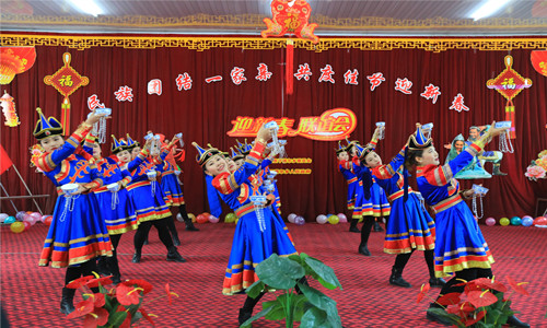 新疆博湖:民族团结一家亲 共度佳节迎新春