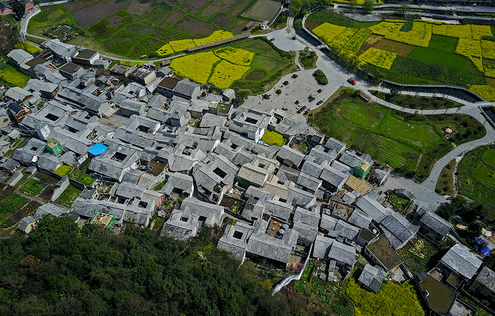 独特的屯堡古建筑村落—贵州本寨古村