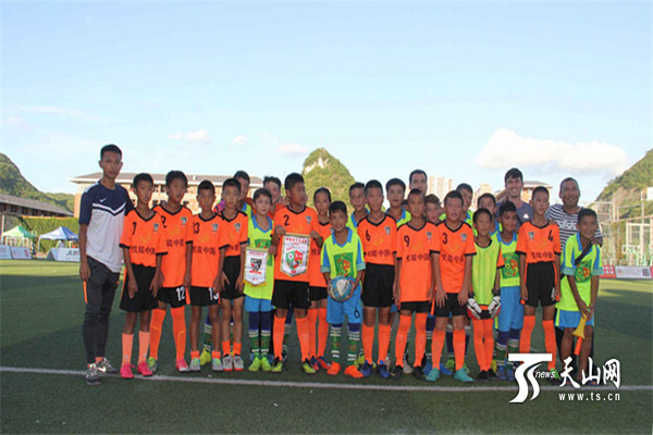 新疆墨玉县希望队夺冠贵安杯全国青少年足球