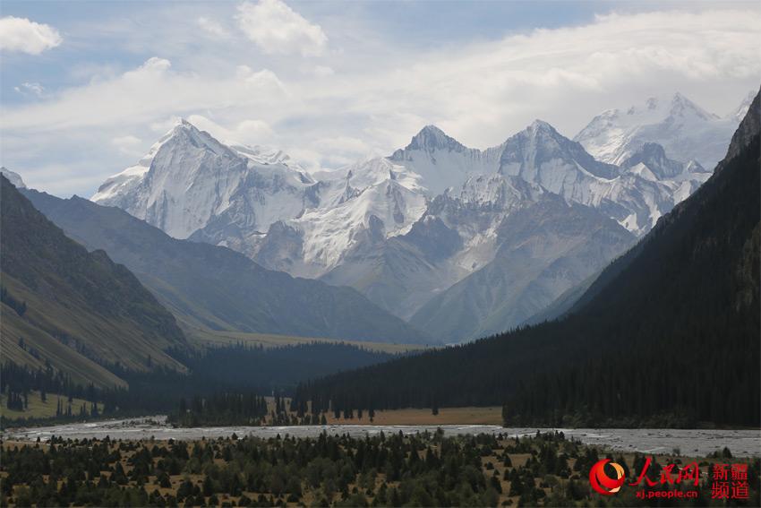 遇见新疆昭苏夏塔雪山(组图)