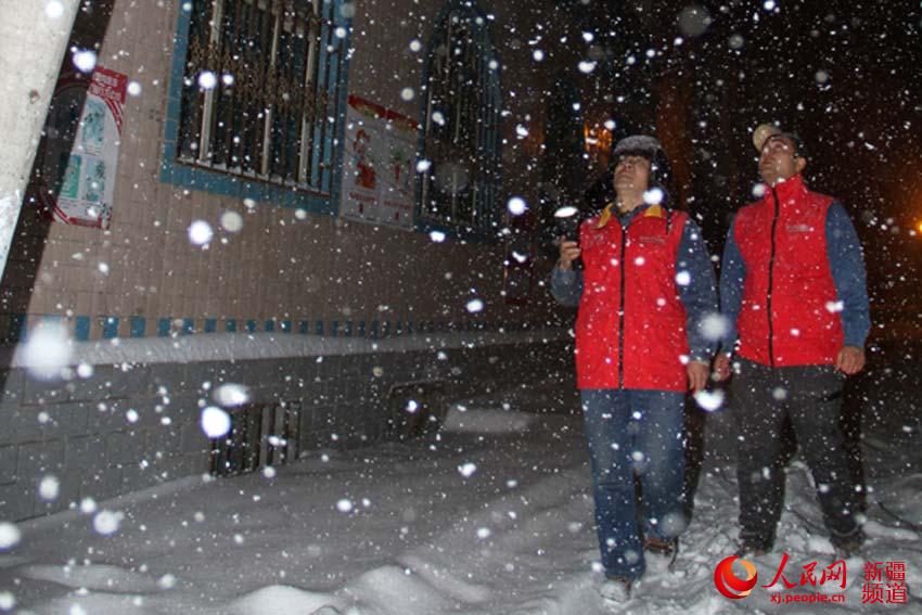 国网乌鲁木齐供电公司：最暖雪中一抹红