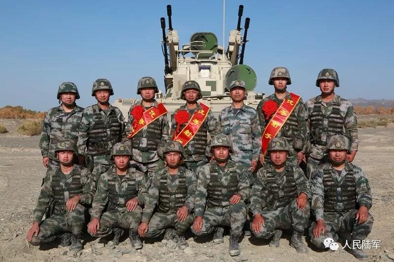 新疆军区某装甲团:1年5人一等功!