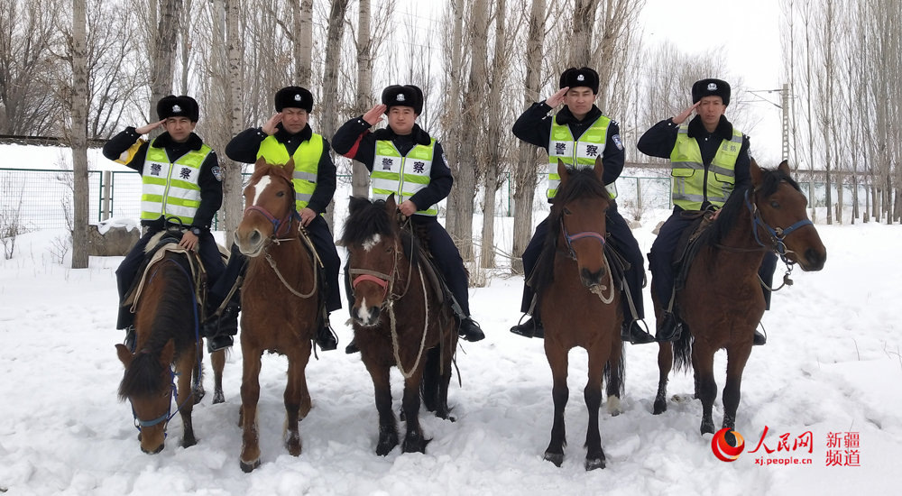 新疆：“馬背巡邏隊”保“春運”安全