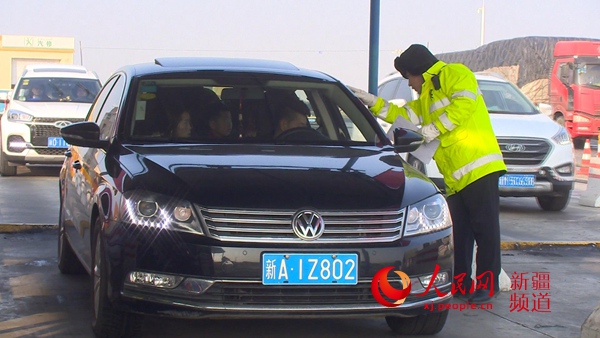 新疆鄯善：開啟春運模式 保障交通安全