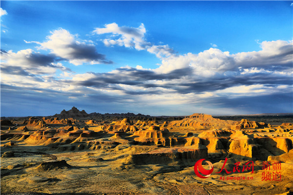 新疆乌尔禾文化旅游市场继续升温