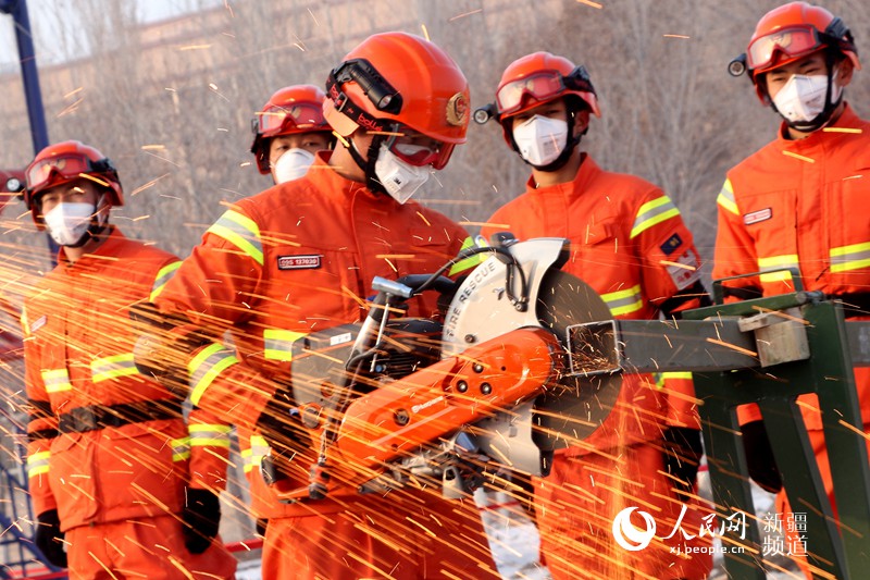 防疫戰備兩不誤！新疆森林消防花式練兵（圖）