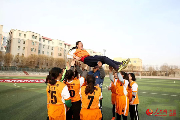 《沙海小球王》创作出版 激励新疆青少年追寻梦想