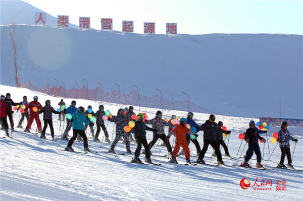 古老毛皮滑谈球吧体育雪板“重生”闯世界(图3)