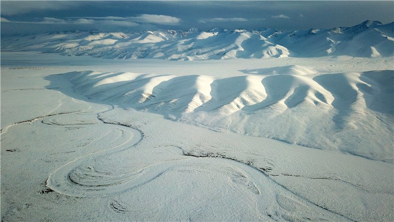 航拍新疆巴音布鲁克高原雪景组图