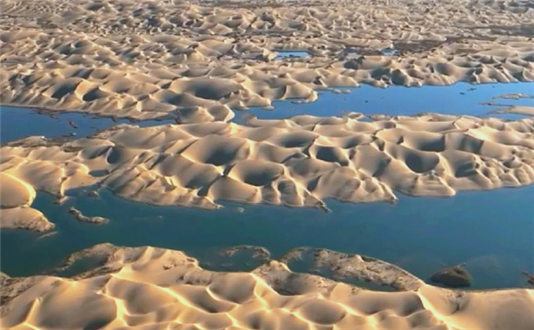 云端系列访谈：沙漠中为什么会出现“湖泊”？