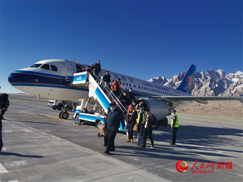 新疆首个高高原机场复航 为对外开放架起空中桥梁