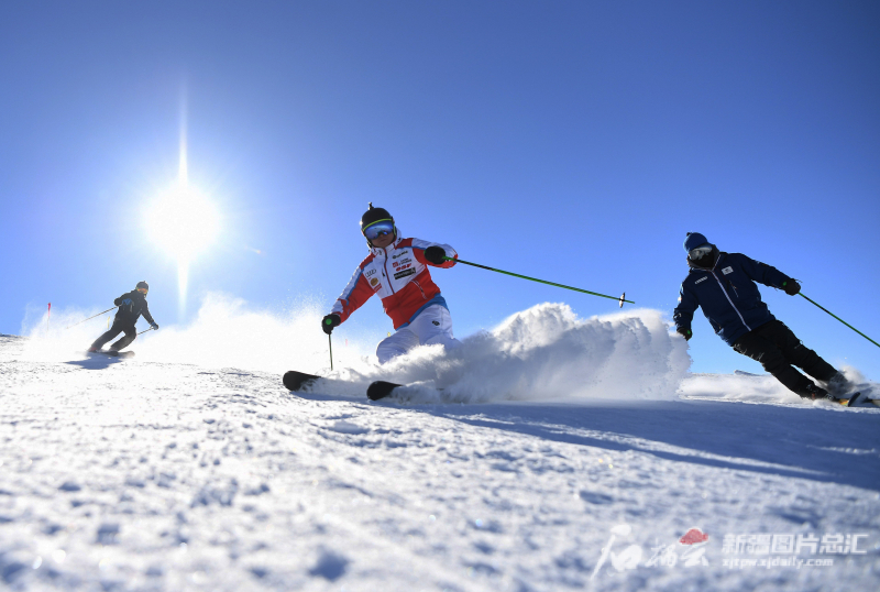 今冬新疆滑雪大热 酒店订单呈数十倍增长