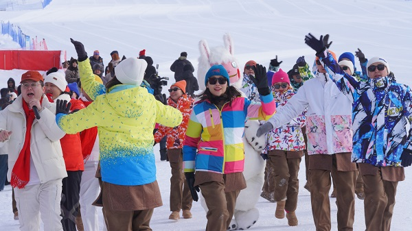 第二屆“冰雪絲路 中國雪都”環阿爾泰山冬季運動會開幕