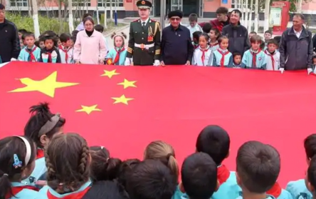 国旗一飘,就知道国家在身后！